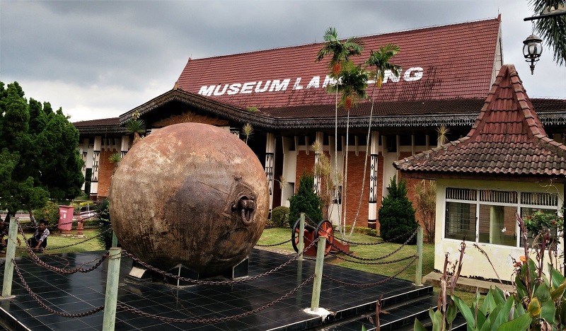 Wisata sejarah dan budaya museum lampung