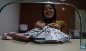 Rupiah terus menguat tak terbendung, dolar tembus Rp 15.725